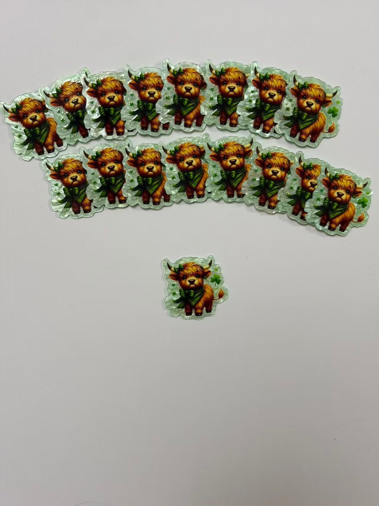 St Patrick’s Day Highland Cow Acrylic Tumbler Topper Charm