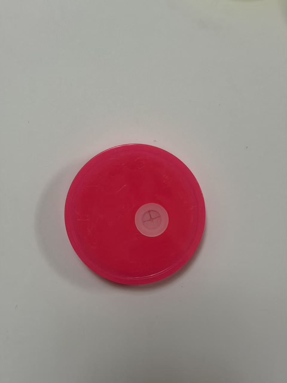 Wholesale Assorted Color 16oz Plastic Cup Covers Solid & Transparent Multicolor Plastic Replacement Cup Lids Compatible With 16oz Disposable Boba Tea Smoothie Cups With Central Straw Hole